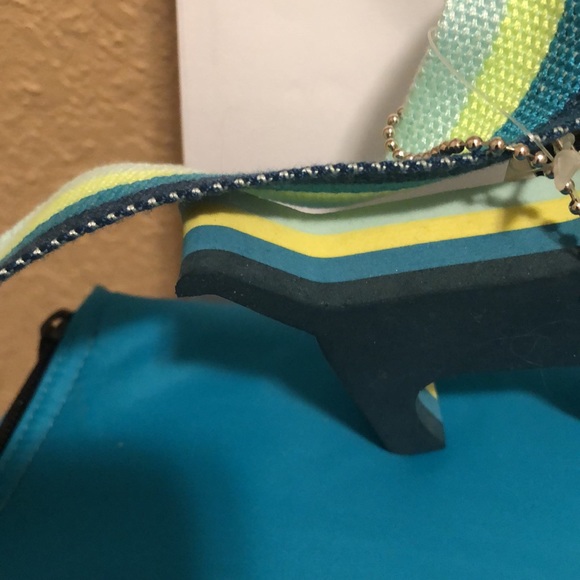 Vintage NWT PINK Victoria’s Secret Cooler with Iconic PINK Dog Key Chain. - Picture 7 of 13